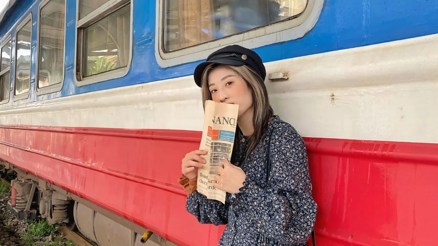 Ảnh Gái Xinh Bên Tàu Hỏa: Vẻ Đẹp Hành Trình