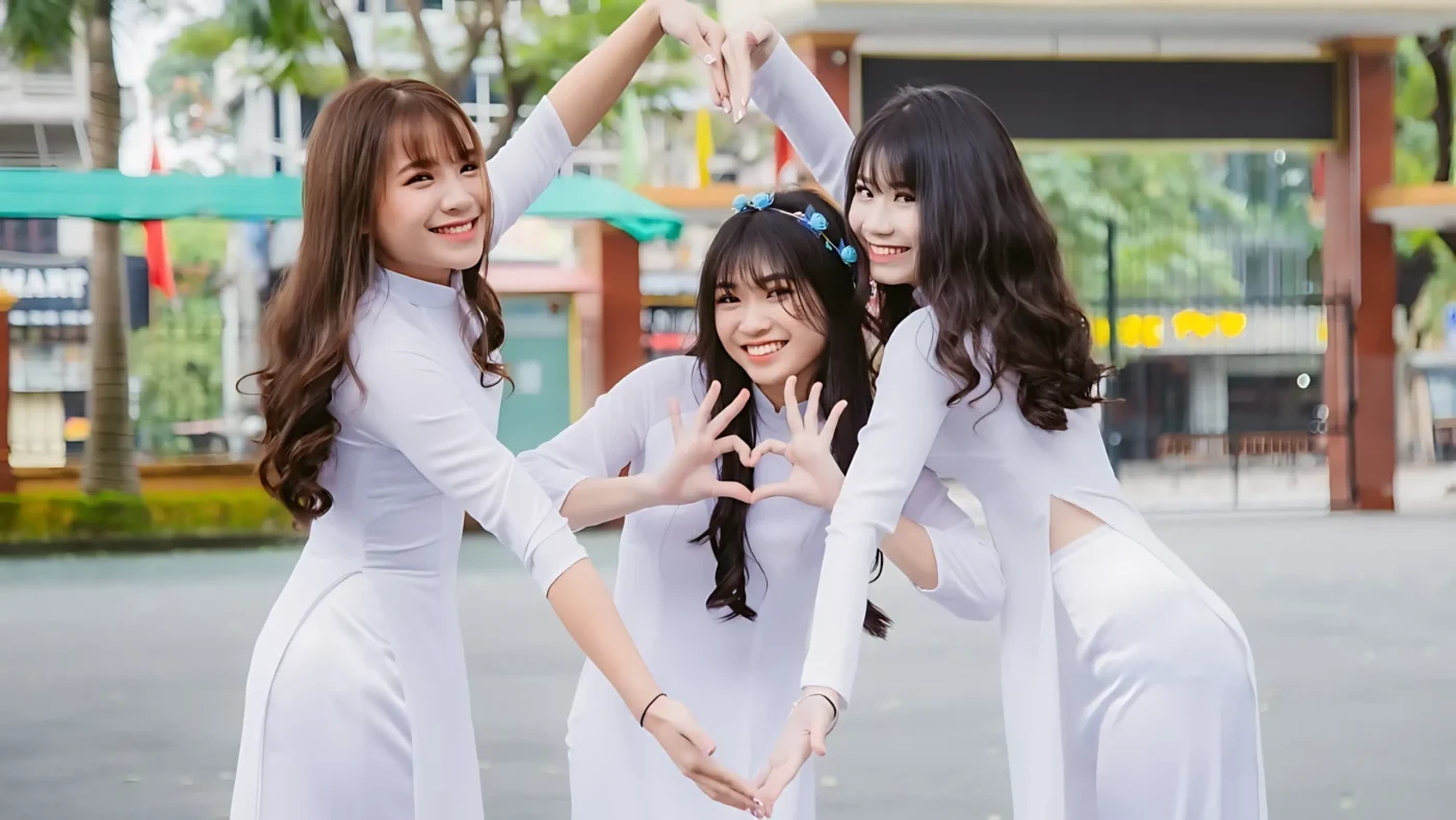 Ảnh Gái Xinh Mặc Đồ Đi Học Đơn Giản Xinh