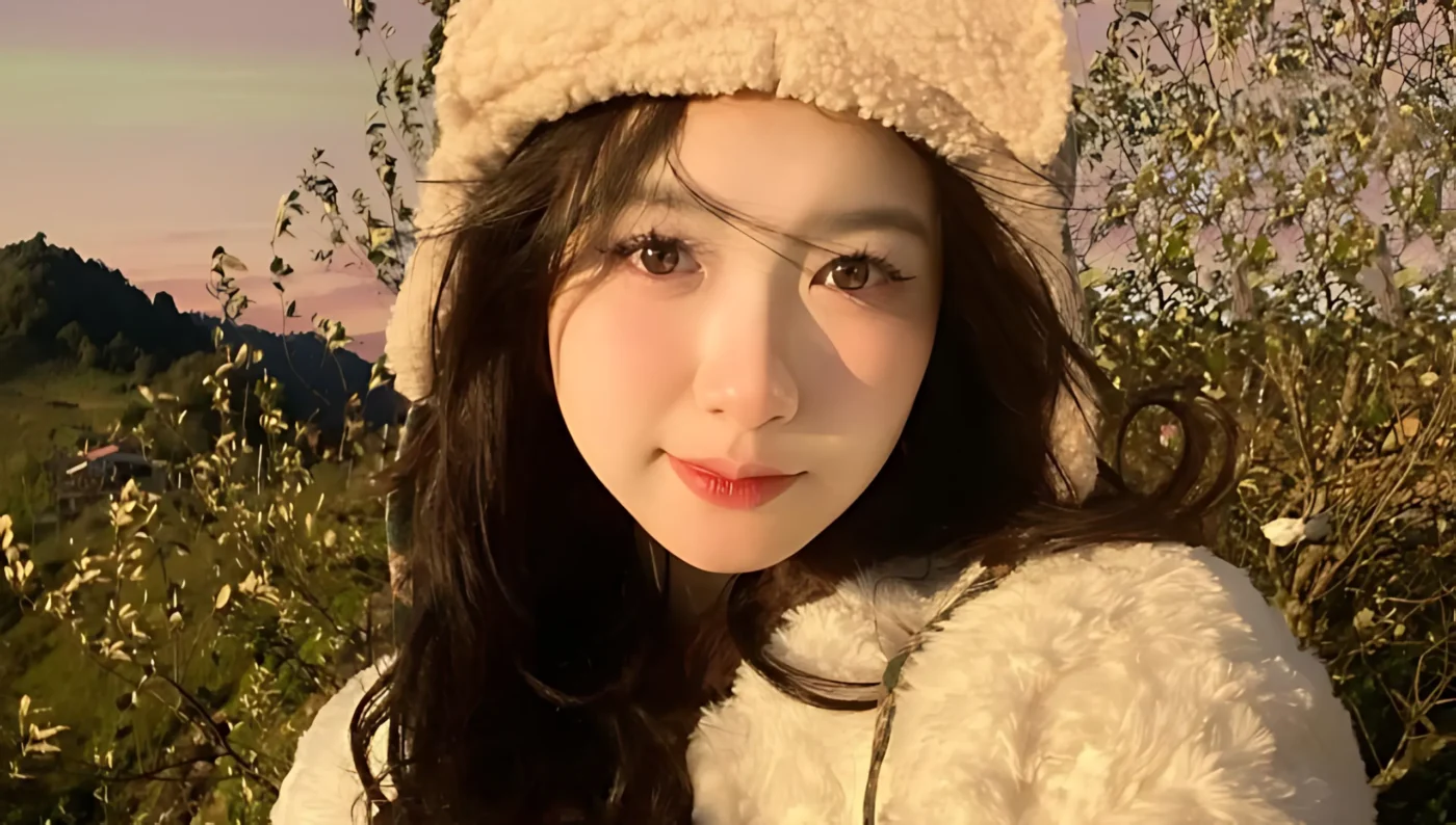Hình Ảnh Gái Xinh Chụp Selfie Gây Thương Nhớ Mỗi Ngày